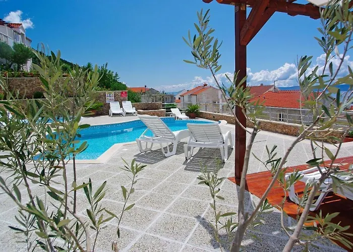 Lara Apartmán