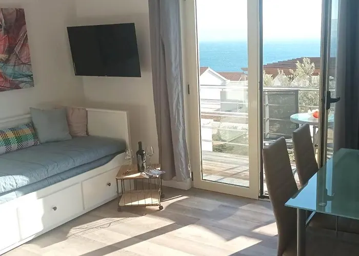 Lara Apartmán *